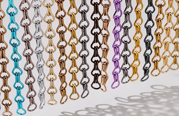 Chain link curtain in different colors is displayed.