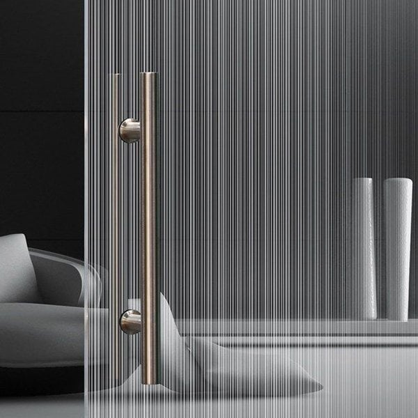 Metal mesh laminated glass is used as window and door