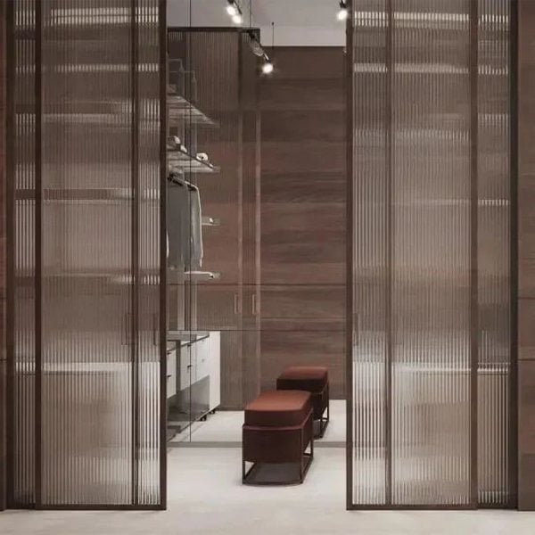 Metal mesh laminated glass on decorative door for checkroom